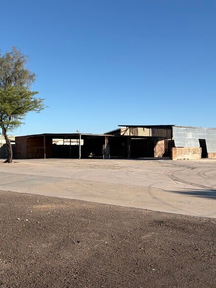 More Photos Of 1974 E Deer Valley Rd, Phoenix Contractor Storage Yard For Sale