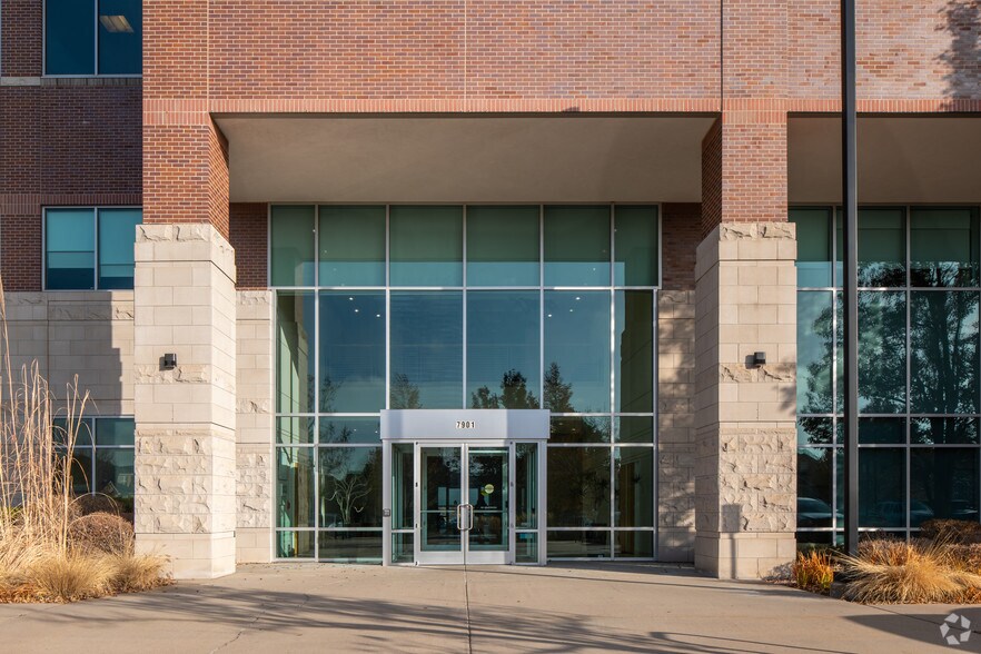 More Photos Of 7901 E Lowry Blvd, Denver Office For Sale