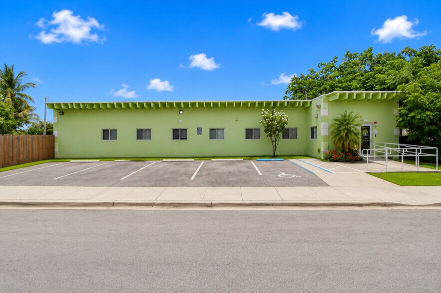 More Photos Of 412 SW 5th St, Homestead Healthcare For Sale