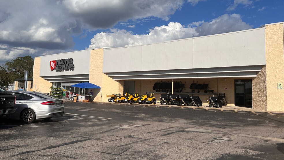 More Photos Of 1101-1133 US Highway 17 S, Wauchula Supermarket For Lease