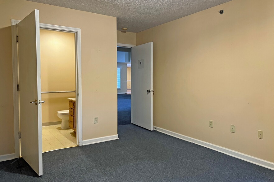 More Photos Of 1117 Brookhaven Rd, Franklin Assisted Living For Sale