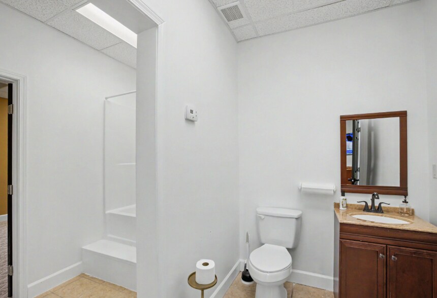More Photos Of 139A W Ellis Rd, Griffin Loft Creative Space For Sale