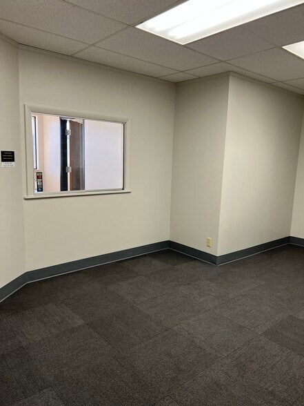 More Photos Of 4656 W Jefferson Blvd, Fort Wayne Unknown For Lease