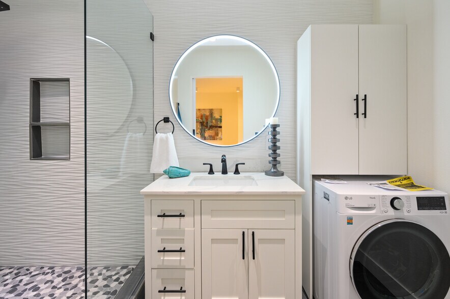 More Photos Of 100 Scholz Plz, Newport Beach Apartments For Sale