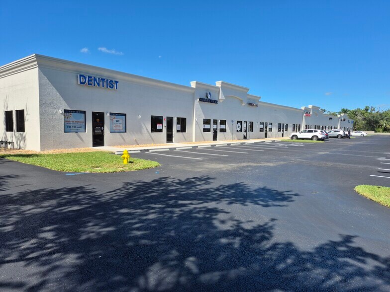 More Photos Of 18070 S Tamiami Trl, Fort Myers Storefront Retail Office For Lease