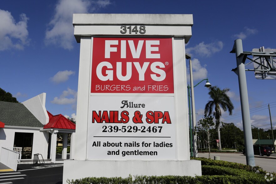 More Photos Of 3148 Tamiami Trl E, Naples Freestanding For Sale