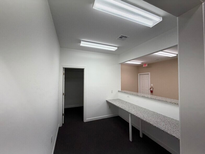 More Photos Of 1662 E Booker Dairy Rd, Smithfield Office For Lease