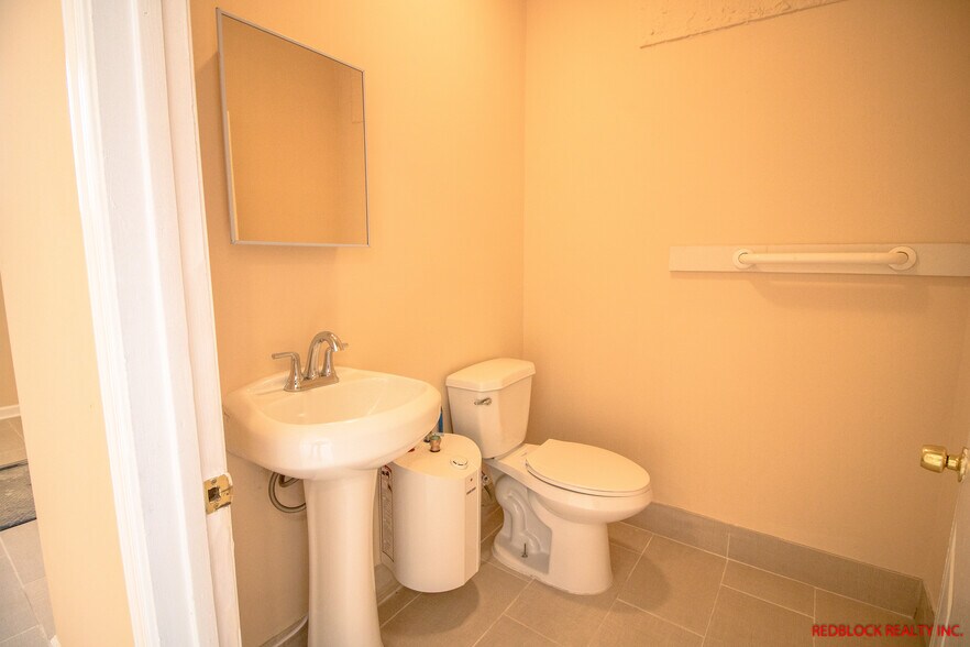 More Photos Of 6812 Ogontz Ave, Philadelphia Freestanding For Sale