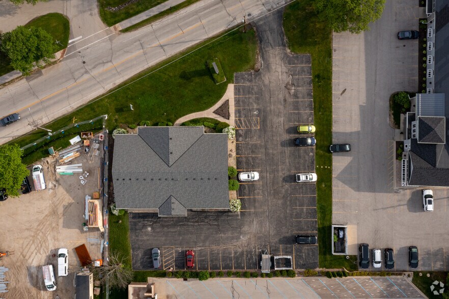 More Photos Of 15285 Watertown Plank Rd, Elm Grove Office For Lease