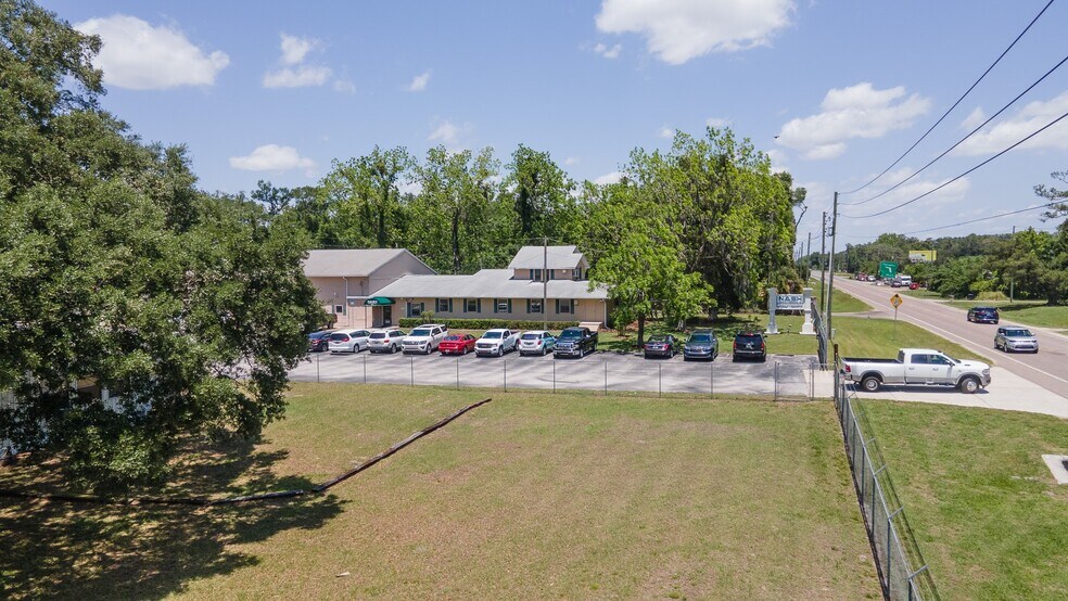 More Photos Of 3494 N US Highway 301, Wildwood Manufacturing For Lease