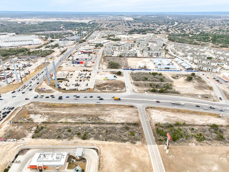 More Photos Of 211 Crossing Ave, San Antonio Office For Sale
