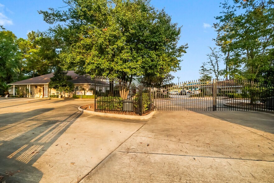 More Photos Of 1824 Sawdust Rd, The Woodlands Medical For Sale