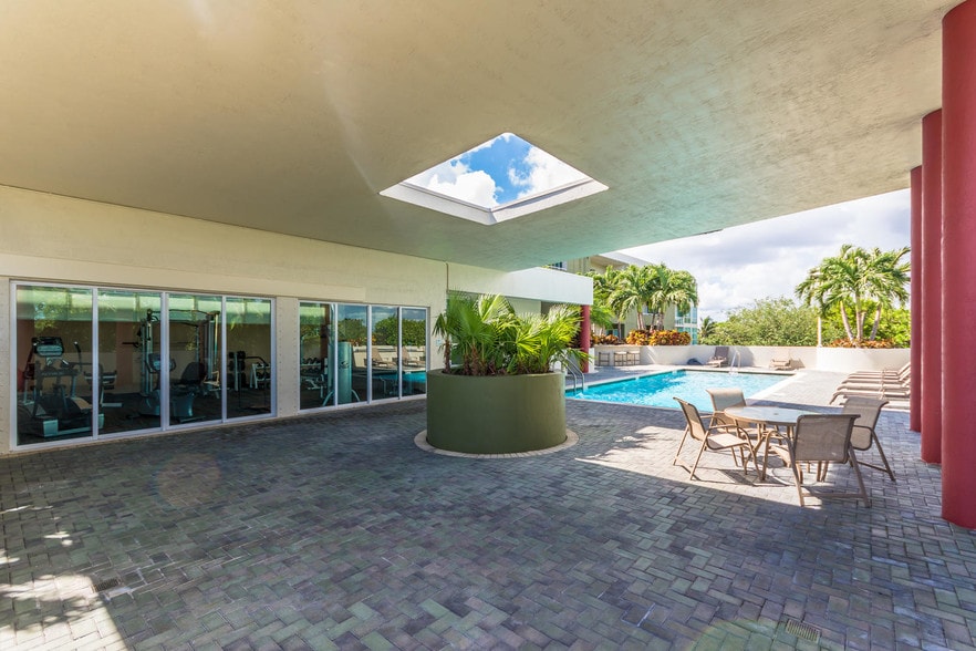 More Photos Of 2301 Wilton Dr, Wilton Manors Apartments For Sale