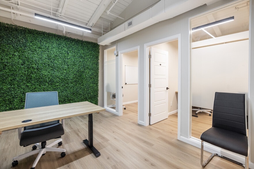 More Photos Of 438-444 Hobron Ln, Honolulu Office For Lease