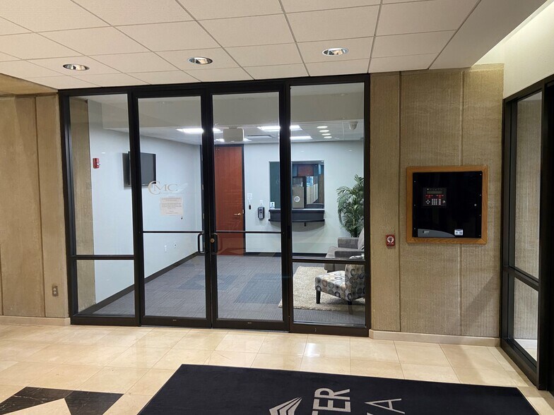More Photos Of 661 Andersen Dr, Pittsburgh Office For Lease