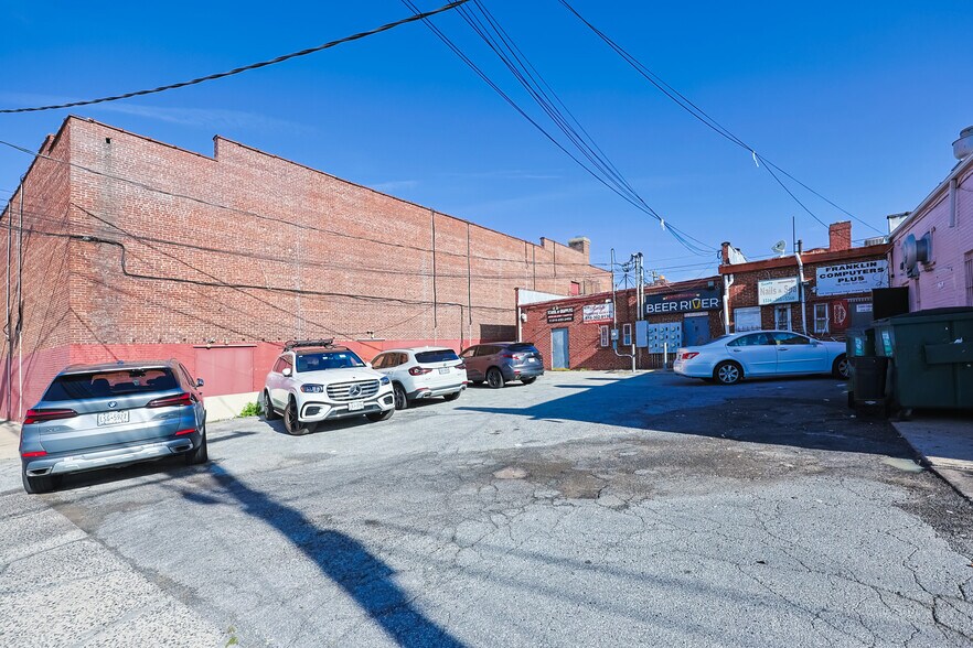More Photos Of 967-983 Hempstead Tpke, Franklin Square Storefront For Sale