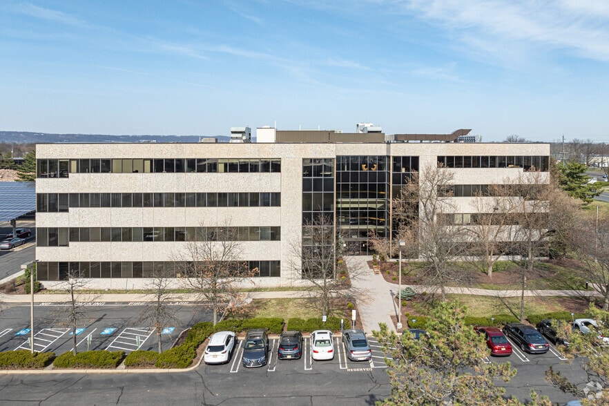 More Photos Of 100 Franklin Sq Dr, Somerset Office For Lease
