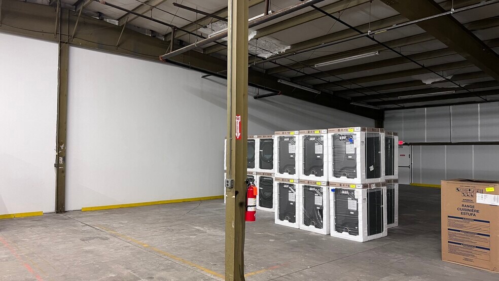 More Photos Of 6 NW Salevan Pl, Milford Warehouse For Lease