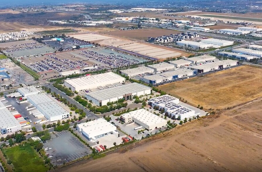 More Photos Of 2335 Siempre Viva Ct, San Diego Warehouse For Sale