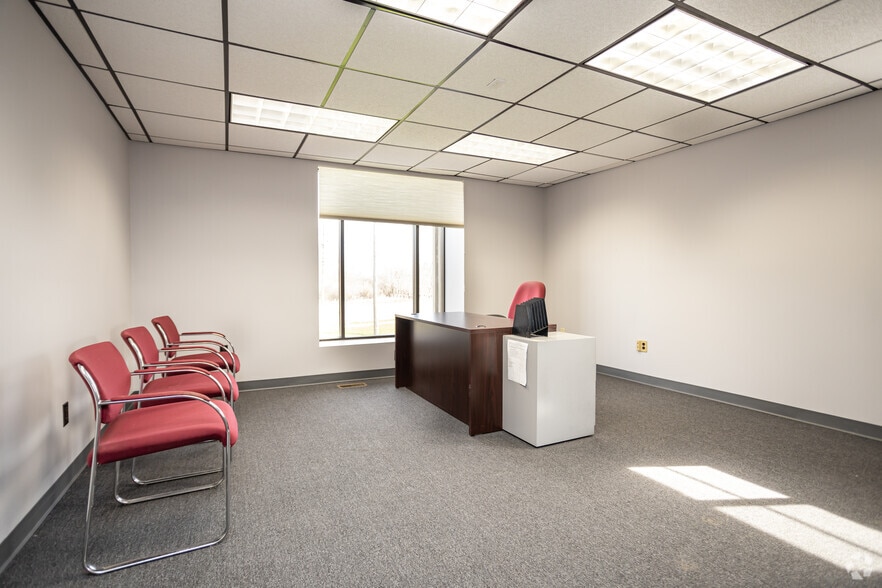 More Photos Of 10151-10155 Main St, Clarence Light Distribution For Sale