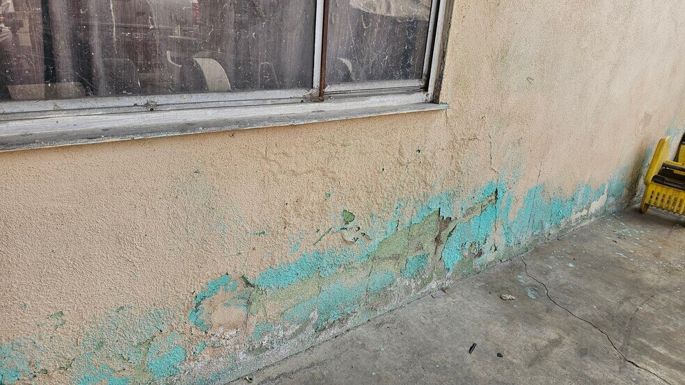 More Photos Of 1004 N Poinsettia Ave, Compton Apartments For Sale