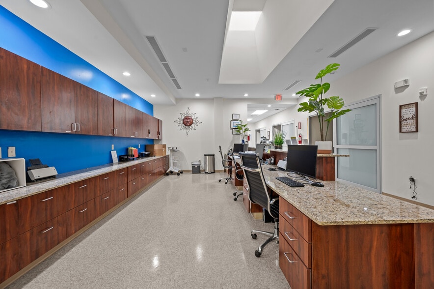 More Photos Of 1207 N Houston Ave, Humble Healthcare For Sale