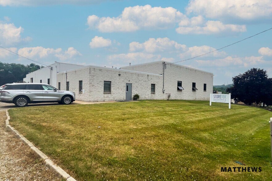 Primary Photo Of 399 Commerce St, Tallmadge Warehouse For Lease