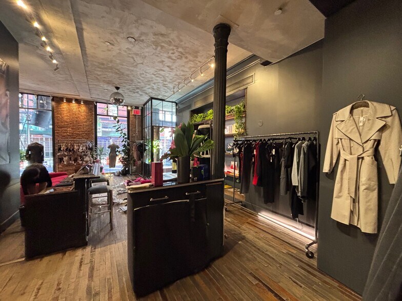 More Photos Of 374 Broome St, New York Apartments For Lease