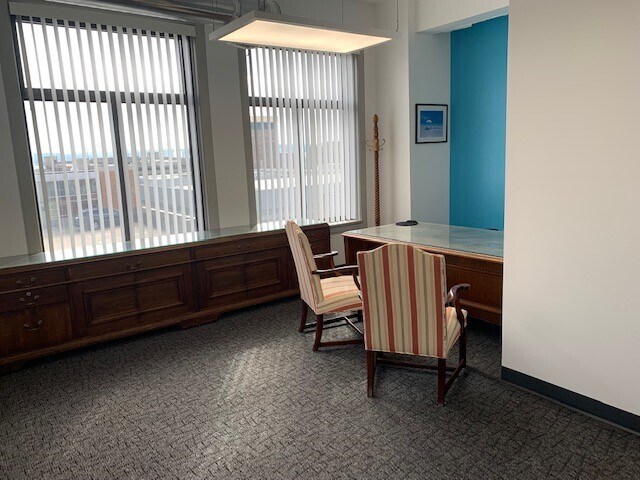 More Photos Of 505-511 5th St, Sioux City Office For Sale