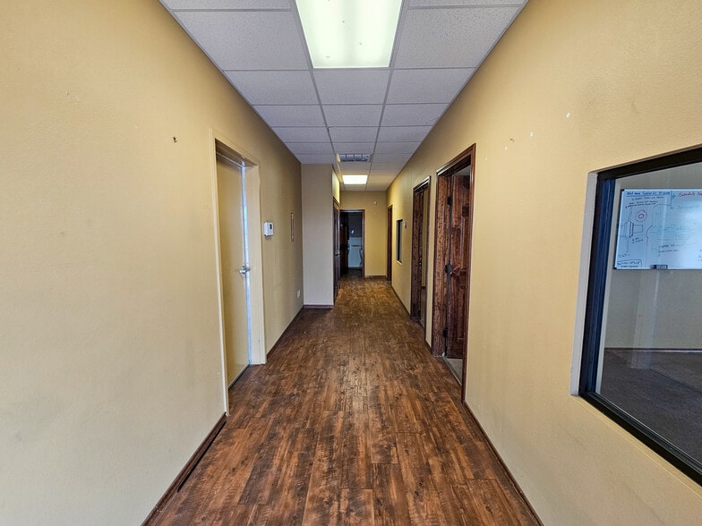 More Photos Of 1650 Vision Dr, Abilene Flex For Lease