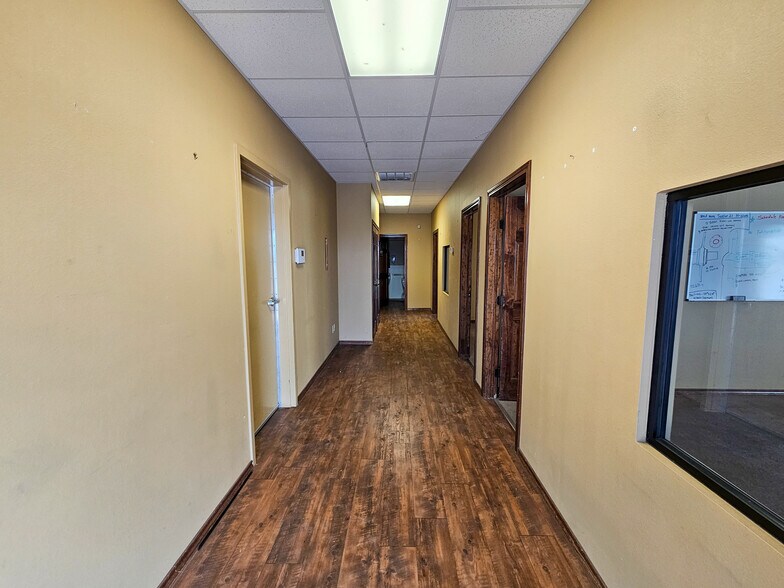 More Photos Of 1650 Vision Dr, Abilene Flex For Lease