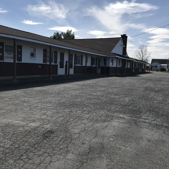 More Photos Of 1354 US Highway 20, West Winfield Hotel For Sale