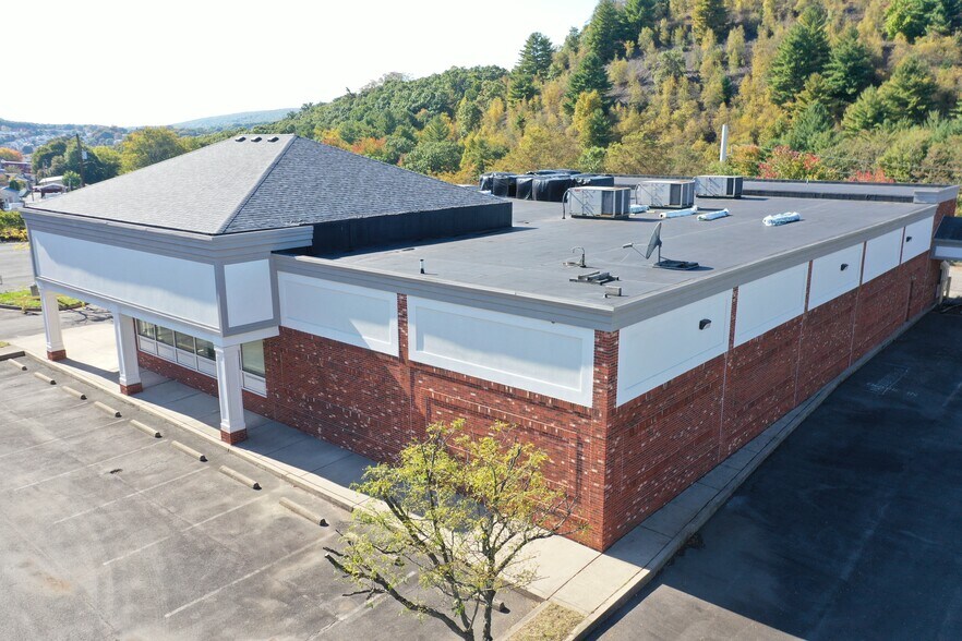 More Photos Of 1099 E Broad St, Tamaqua Storefront Retail Office For Sale