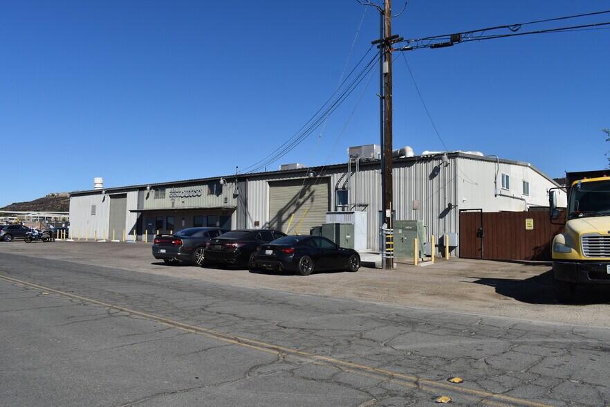More Photos Of 8157-8159 W Wing Ave, El Cajon Manufacturing For Sale