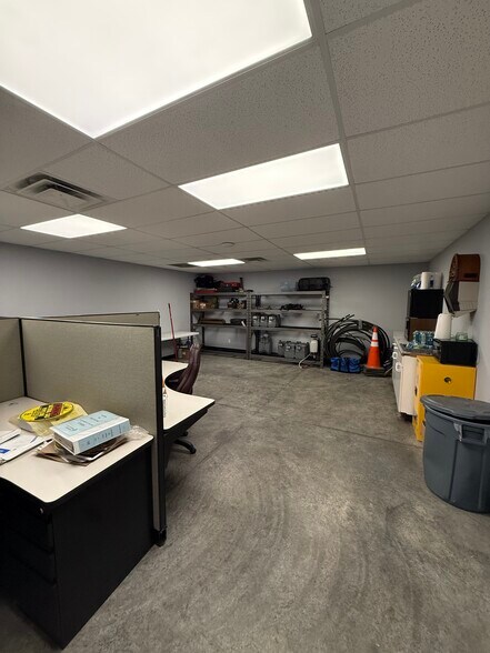 More Photos Of 1202 Industrial Dr, Warsaw Industrial For Sale