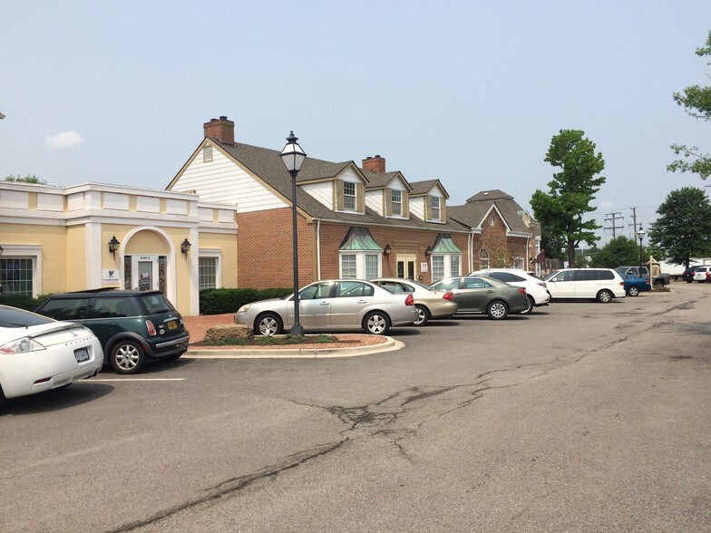 More Photos Of 8800-8810 Pear Tree Village Ct, Alexandria Unknown For Lease