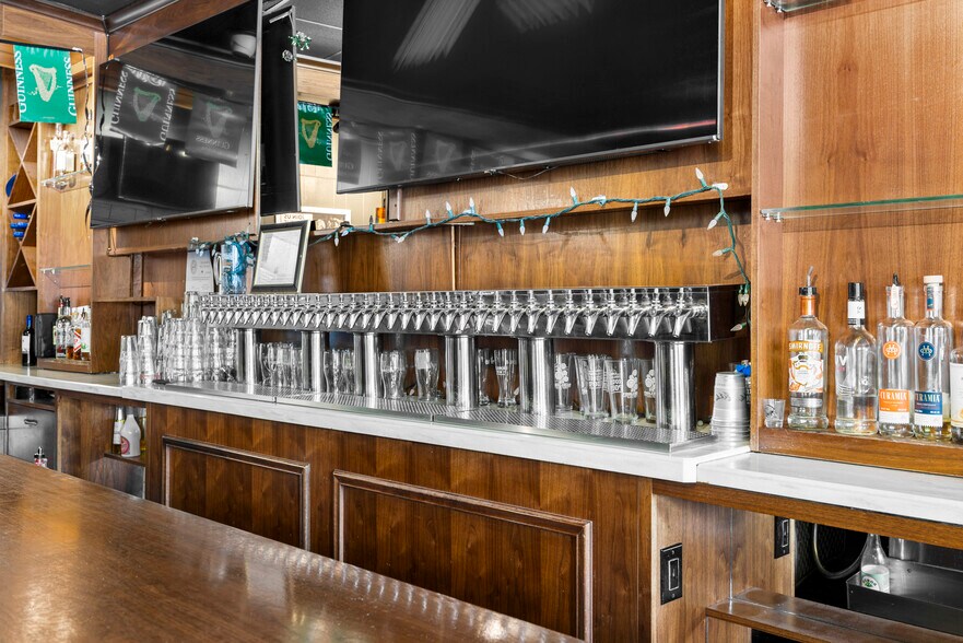 More Photos Of 367 Delaware Ave, Delmar Bar For Sale
