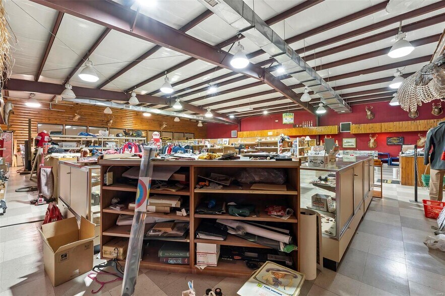 More Photos Of 1014 Linn St, Sikeston Freestanding For Sale