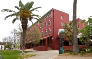 More Photos Of 1590 California St, Redding Apartments For Lease