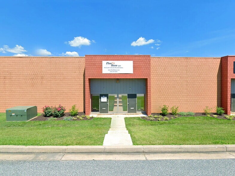 More Photos Of 7900-7996 E Baltimore St, Baltimore Flex For Lease