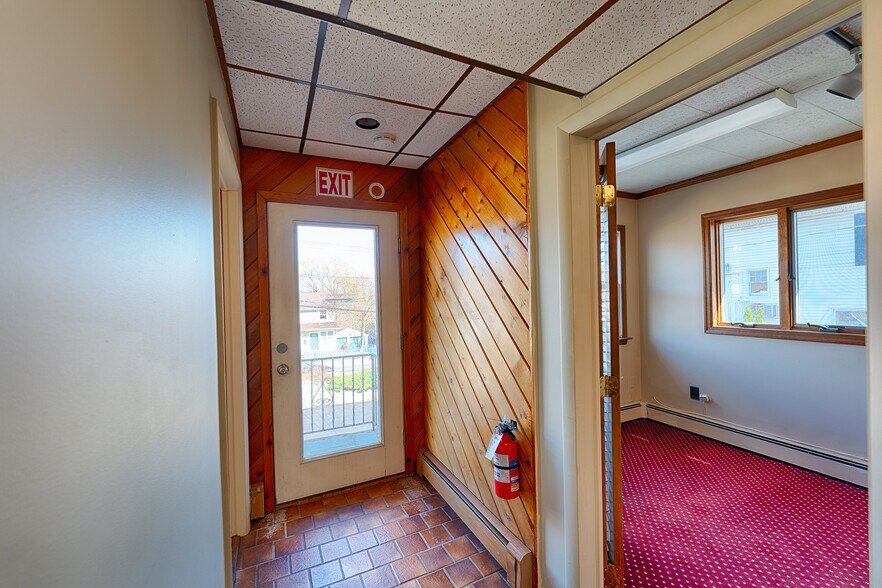 More Photos Of 105 Gleneida Ave, Carmel Office For Sale