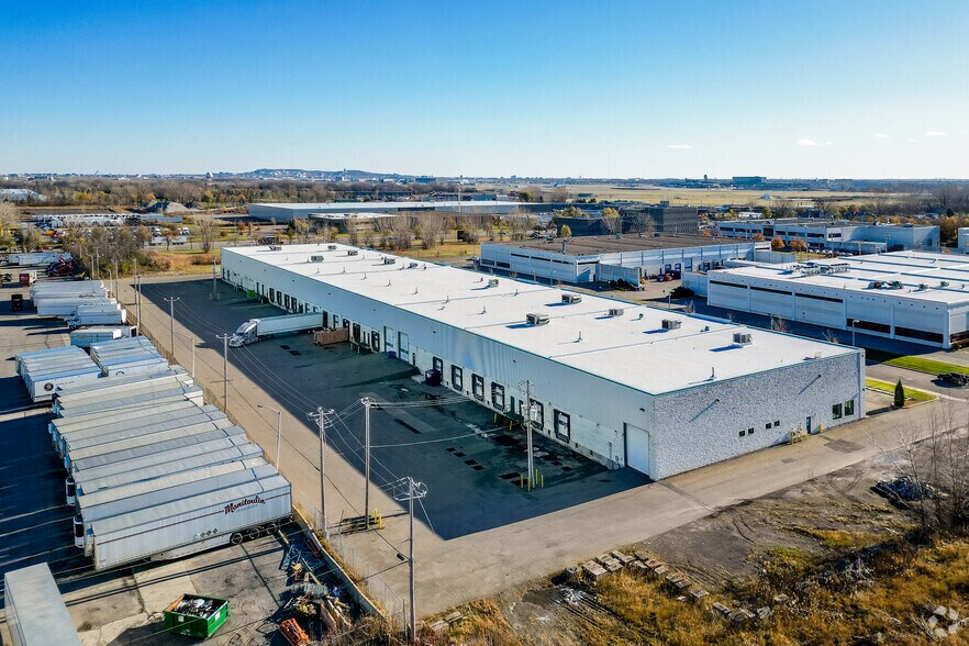 More Photos Of 155-245 Av Avro, Pointe-claire Warehouse For Lease