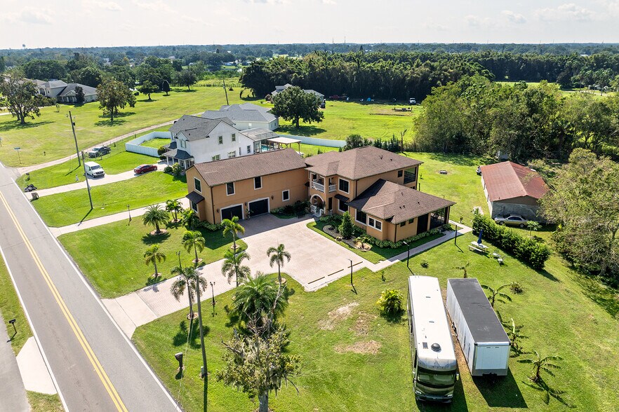 More Photos Of 3211 Lakeshore Blvd, Saint Cloud Specialty For Sale