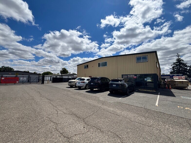 More Photos Of 2618 Cherry Ave NE, Salem Industrial For Sale