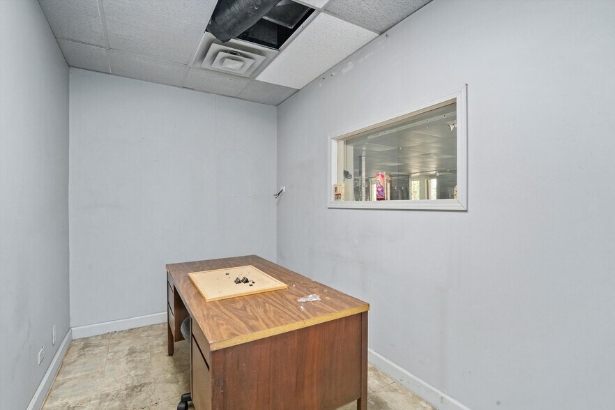 More Photos Of 8650 W 159th St, Orland Park Storefront Retail Office For Lease