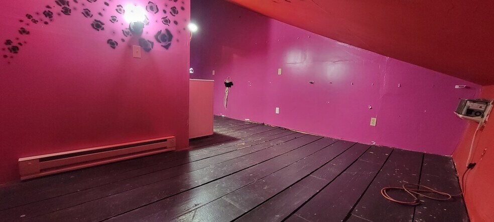 More Photos Of 325 N Main St, Liberty Flex For Lease