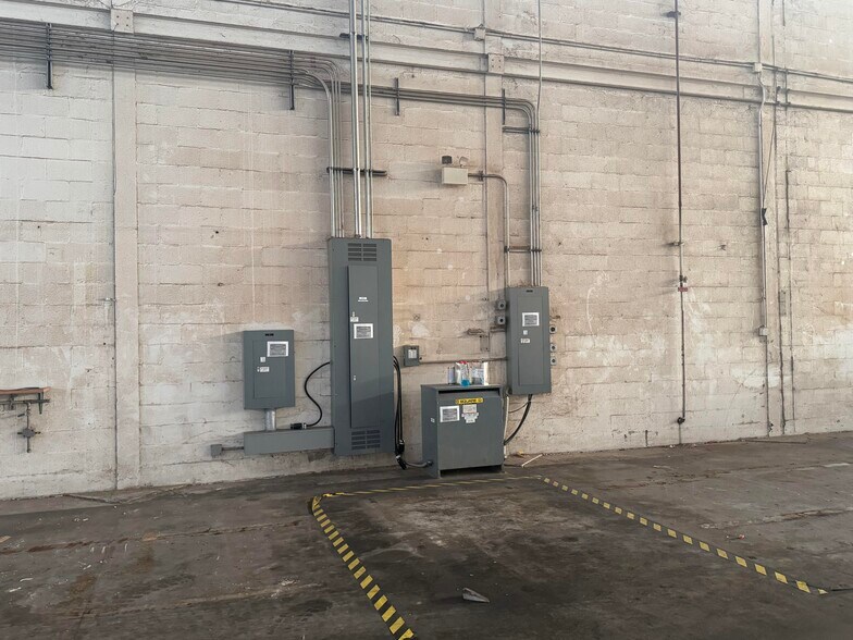 More Photos Of 801 Edwards Ave, New Orleans Distribution For Lease