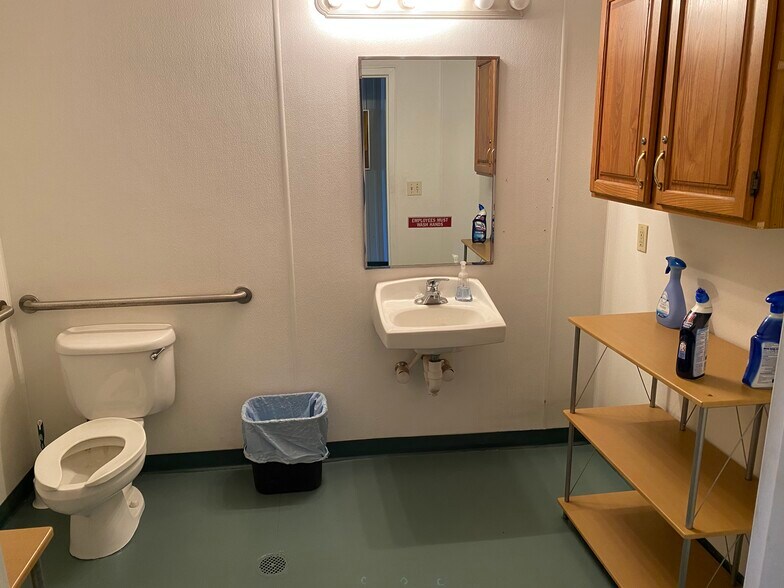 More Photos Of 6925 M 72 E, Williamsburg Industrial For Lease