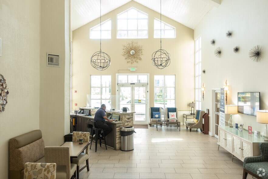 More Photos Of 411 S Krome Ave, Florida City Hotel For Sale