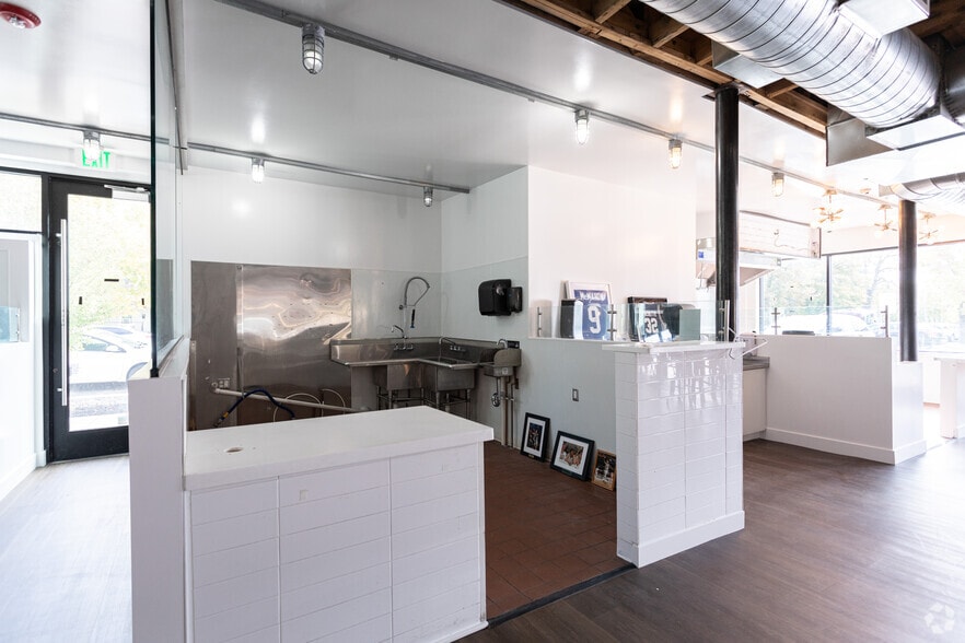 More Photos Of 495 E 600 N, Provo General Retail For Lease